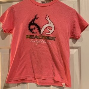 Pink Realtree Outfitters shirt